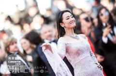 巩俐:光影流金三十载,铸就美学传奇