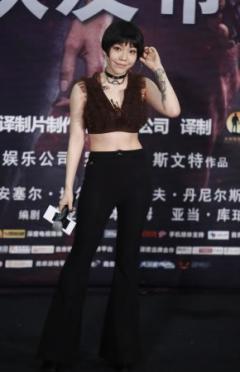 陈建斌化身吴莫愁粉丝 赞其“个性艺术家“