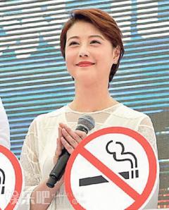 49岁周海媚成功戒烟 自曝身上烟味曾吓走小朋友