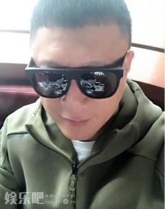 孙红雷告诫自己“要少吃” 然而墨镜暴露了一切…
